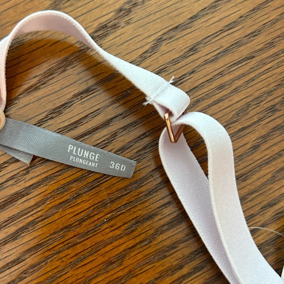 Aerie Real Power Plunge Push Up Bra in color Lilac Ice, size 36D - Picture 4 of 11